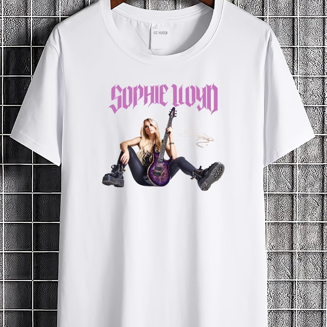Men's & Women's Sophie Lloyd Signature Rock Music Unisex 100% T-Shirt, Soft, All Season Casual Streetwear Essential, All-Match All Season Style, Affordable Daily Wear & Perfect Christmas Gift for Fans And Friends - 220g