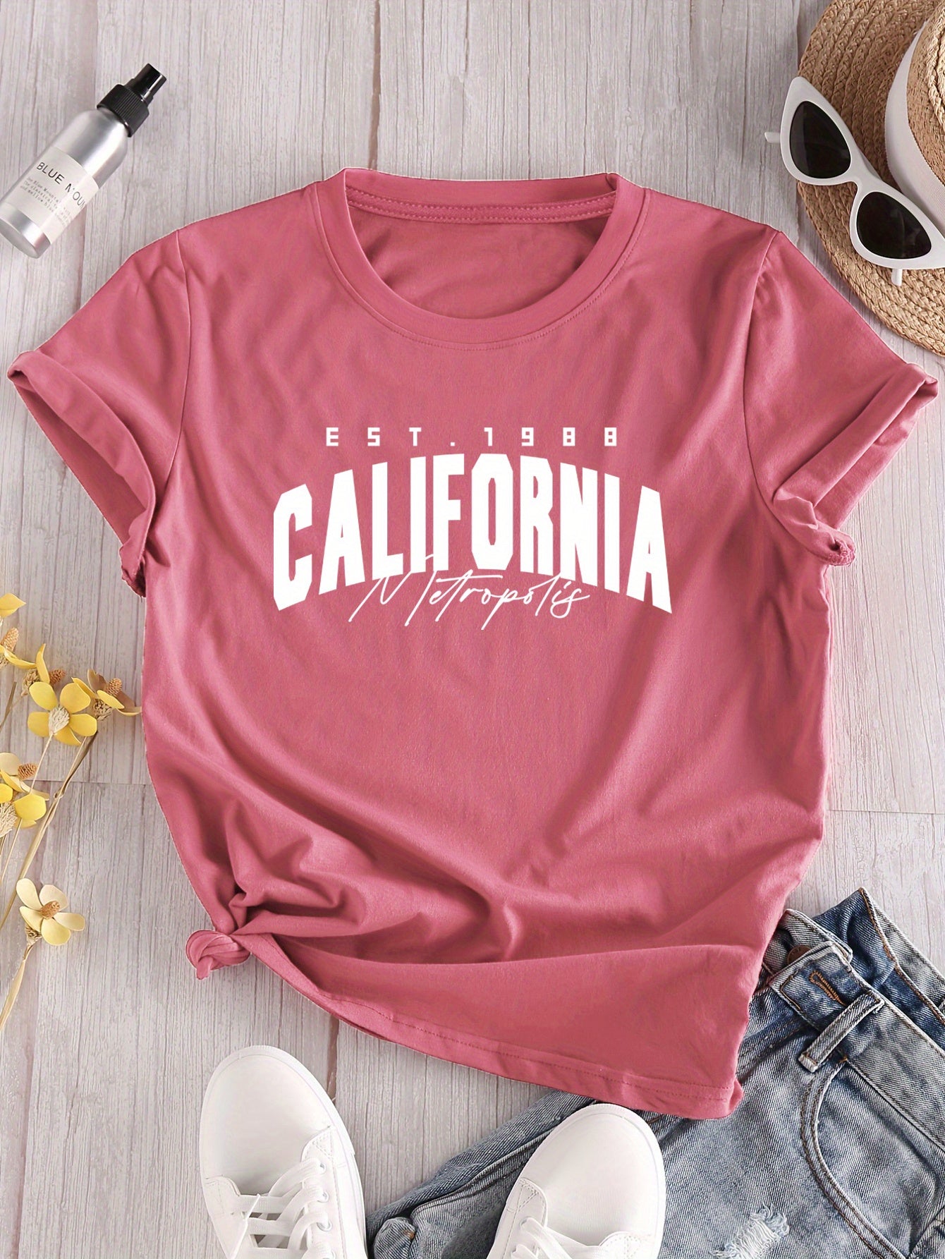 California 1988 Women's Vintage Graphic T-Shirt - Maroon Short Sleeve Round Neck Casual Top with EST.1988 California Print, Slightly Elastic Comfort Fit for Spring Summer Fall, Spring Summer Apparel, Soft Fabric Tee