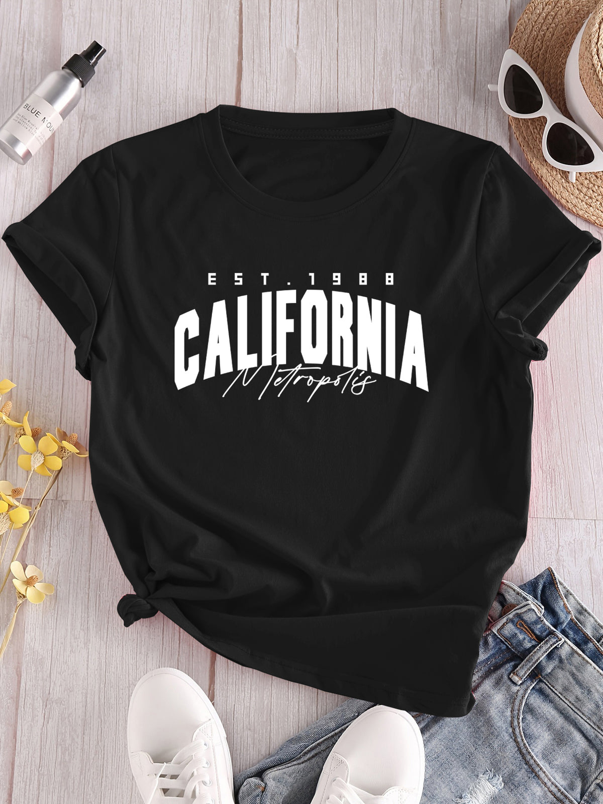California 1988 Women's Vintage Graphic T-Shirt - Maroon Short Sleeve Round Neck Casual Top with EST.1988 California Print, Slightly Elastic Comfort Fit for Spring Summer Fall, Spring Summer Apparel, Soft Fabric Tee