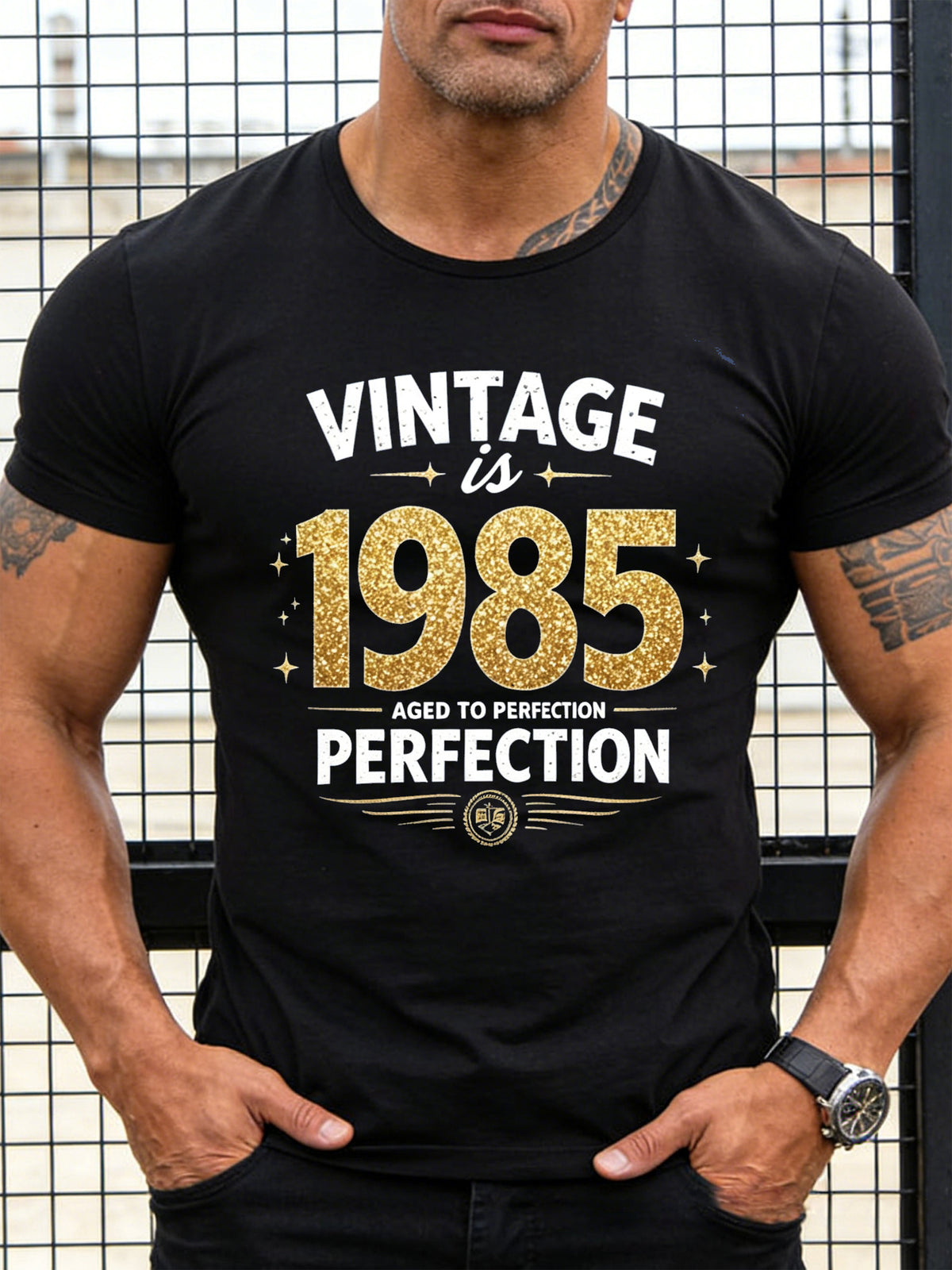 Men's 1985 Vintage T-Shirt with Golden Glitter Number Print - Retro Birth Year Crew Neck Short Sleeve Casual Top, Suitable for - Wear & Nostalgic Gift for 1985 Birth Year Celebration
