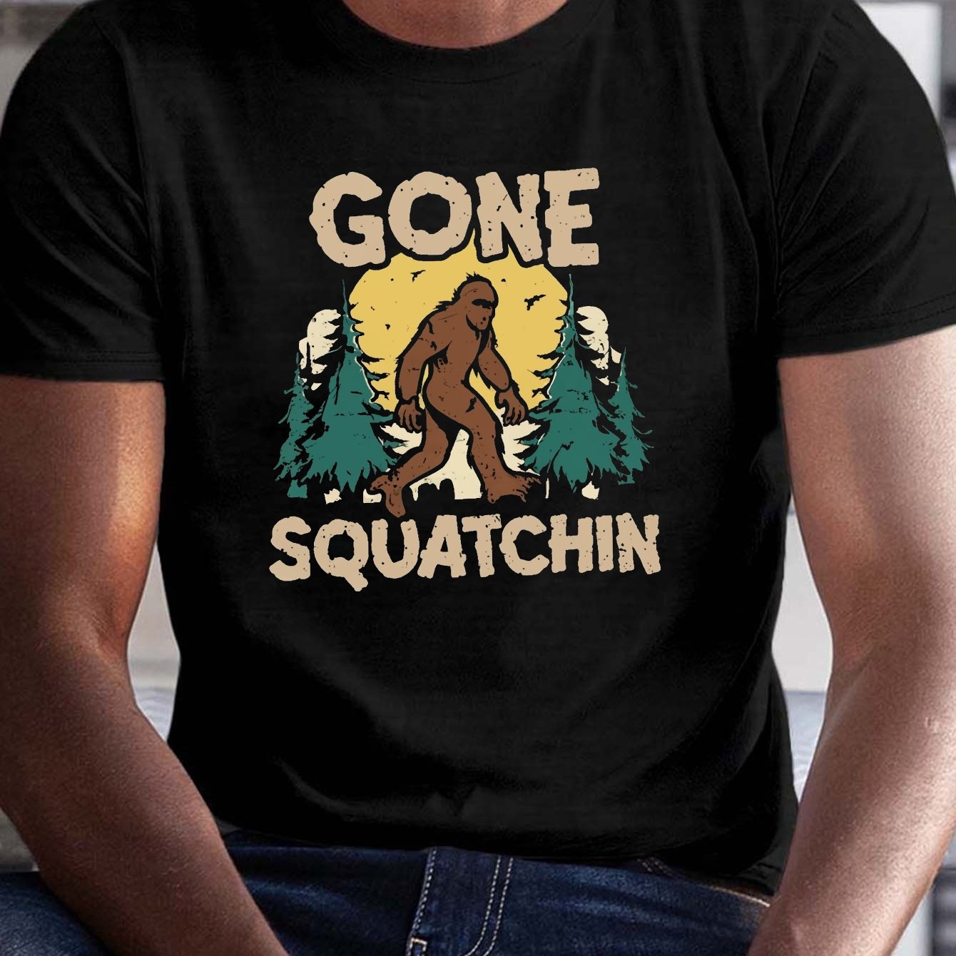 Plus Size Men's Summer T-shirt, Sasquatch T Shirt Gone Squatchin Graphic Print Short Sleeve Tees, Trendy Casual Tops For Daily Life, Big & Tall