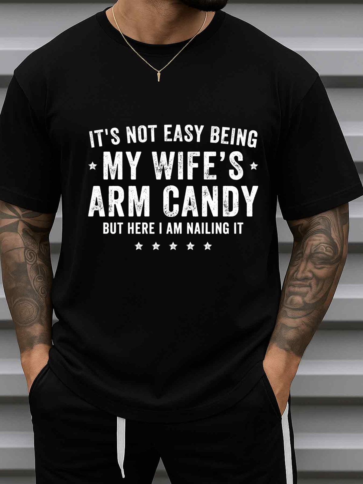 Easy Wife'S Arm Candy Funny Humor T-Shirt | 180G 100% Black, Weekend Casual Wear, All-Season Fitness Top, Stylish and Sporty Look, Durable Activewear, Vintage Funny Humor Christmas Gifts, Crew Neck, Short Sleeve, Regular Fit