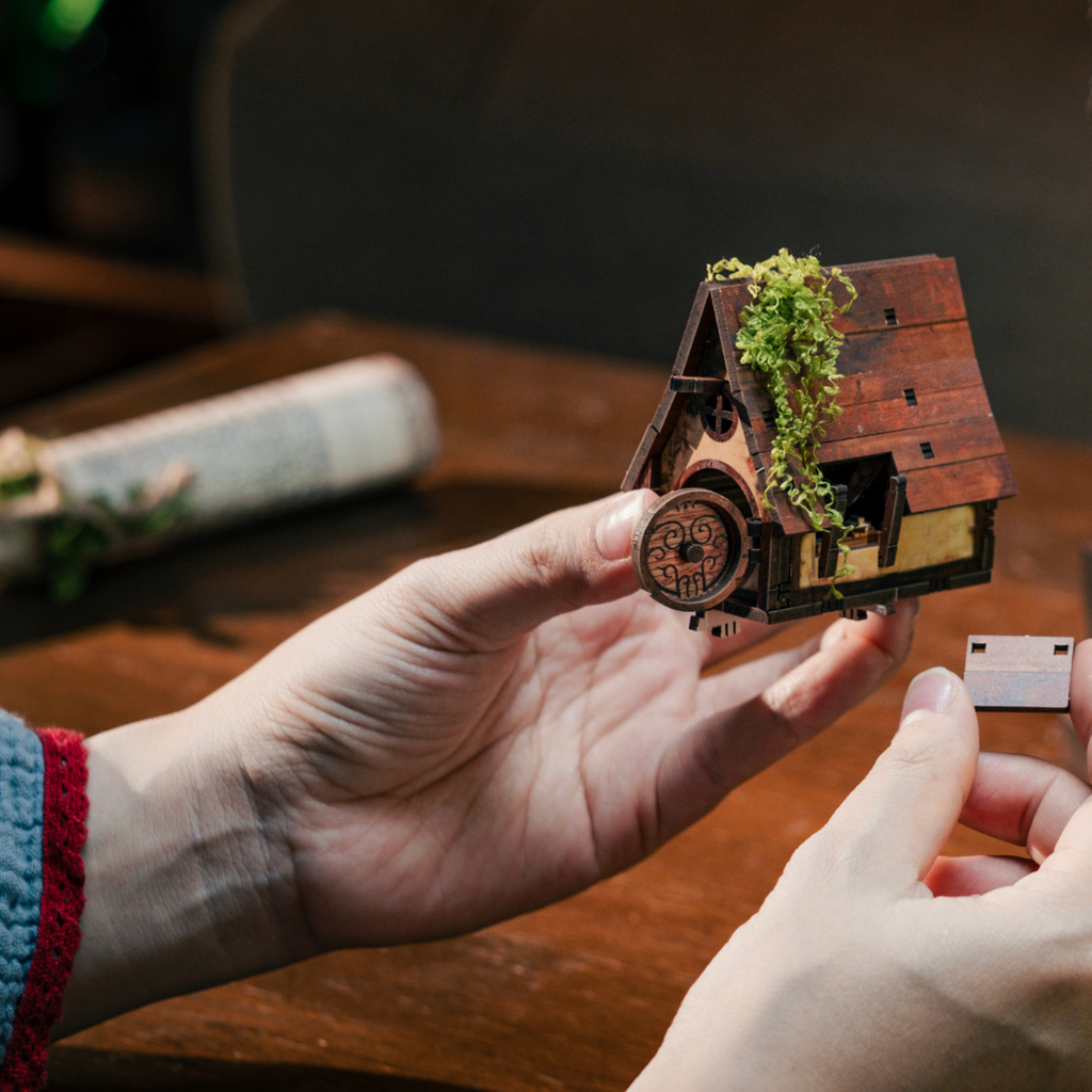 [Coming Soon - 31 March] Whispering Hollow Miniature House Kit (Music Box) | Collector's Edition