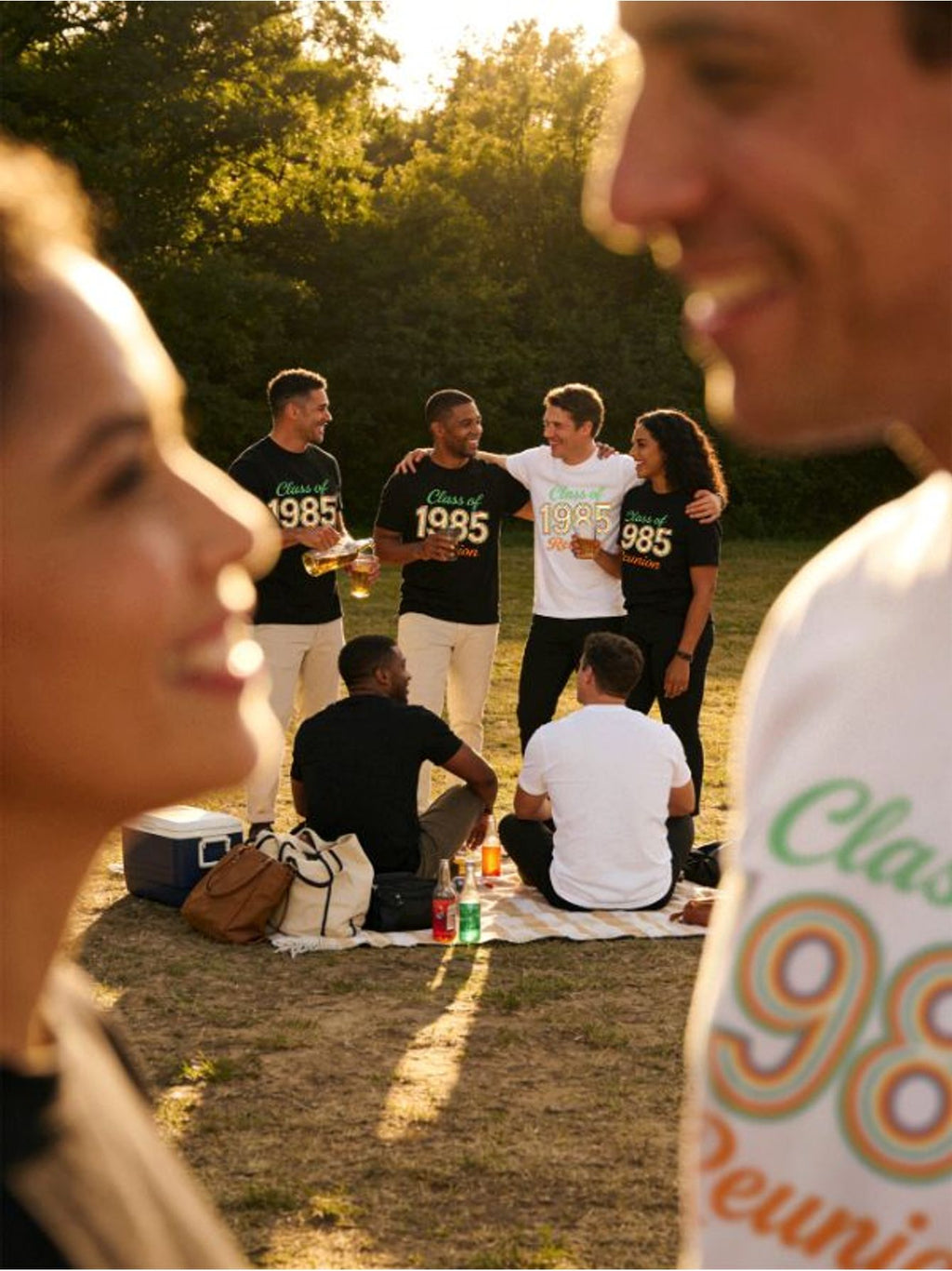 Class of 1985 Reunion T‑Shirt, Vintage Rainbow Concentric Number Graphic Tee, Retro 80s Vibe Throwback Squad Shirt, Men Casual Top for Alumni Meet‑up Celebration