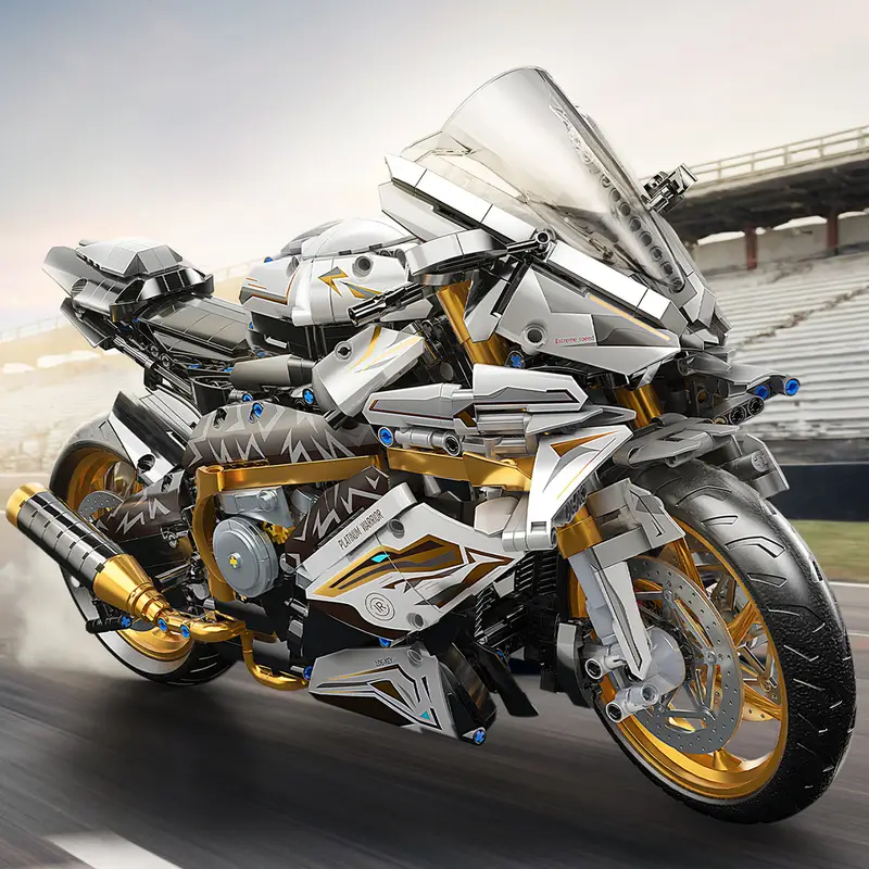 1:5 2000pcs white Golden locomotive building blocks assembled model, splicing is simple and easy to operate, suitable for birthday, Christmas, Halloween, Thanksgiving, New Year, party gifts