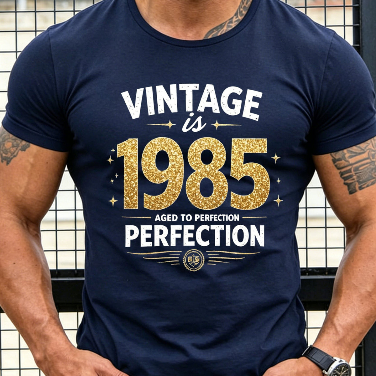 Men's 1985 Vintage T-Shirt with Golden Glitter Number Print - Retro Birth Year Crew Neck Short Sleeve Casual Top, Suitable for - Wear & Nostalgic Gift for 1985 Birth Year Celebration