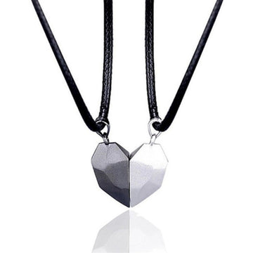 Heart broken collarbone chain heart-shaped necklace（Free Shipping）